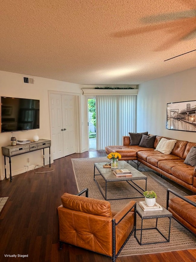 Building Photo - Ground Floor 2bed Condo w/ attached garage