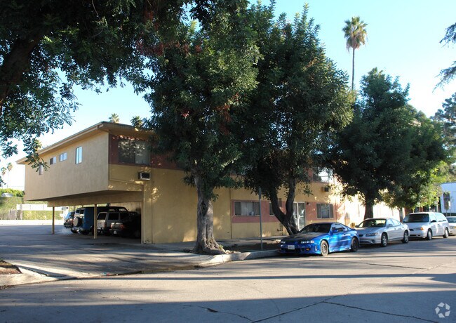 Building Photo - 5245 Bakman Ave.