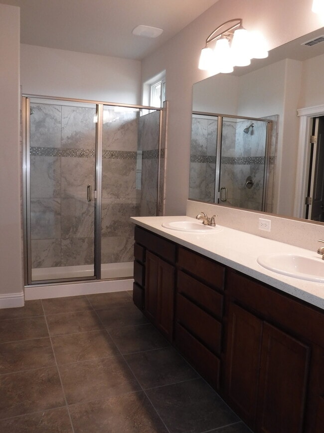 Building Photo - Beautiful Home In Highland Park