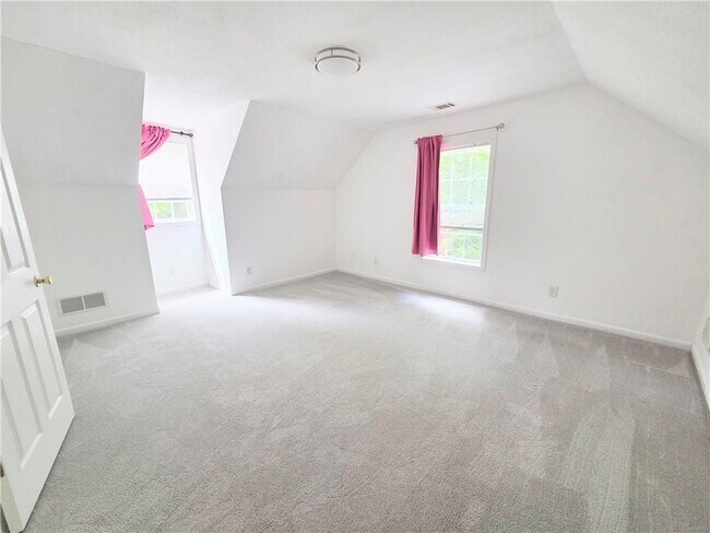 Building Photo - 3060 Glen Wallace Dr