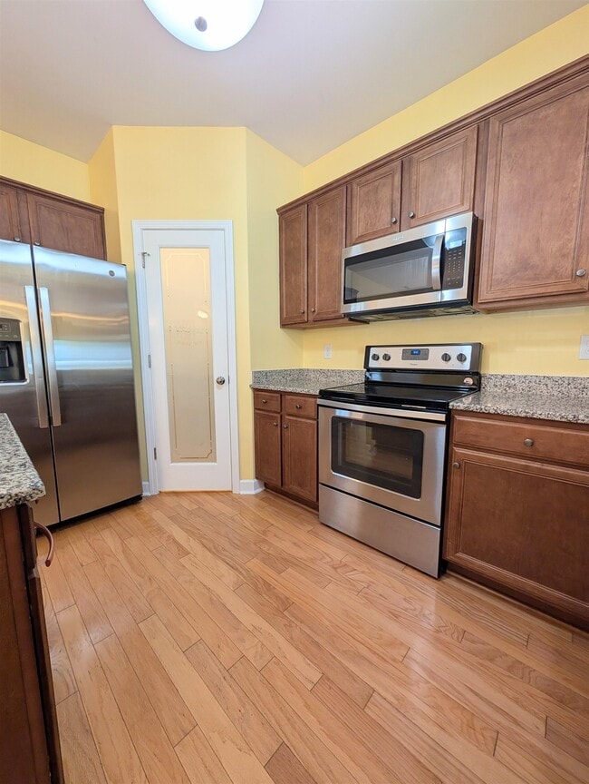 Building Photo - 244 Belclare Way