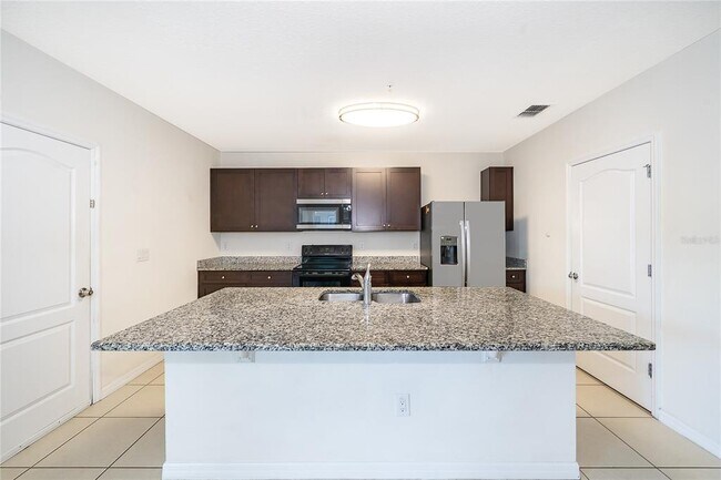 Building Photo - 4806 Riverwalk Dr