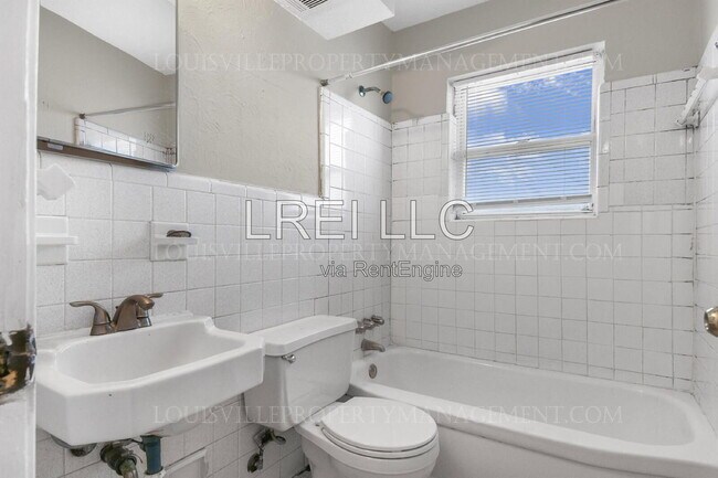 Building Photo - 3208 Orchard Manor Cir