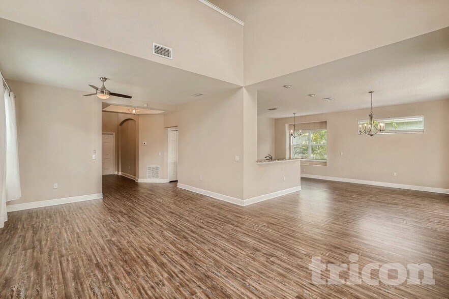 Building Photo - 6251 Blue Runner Ct