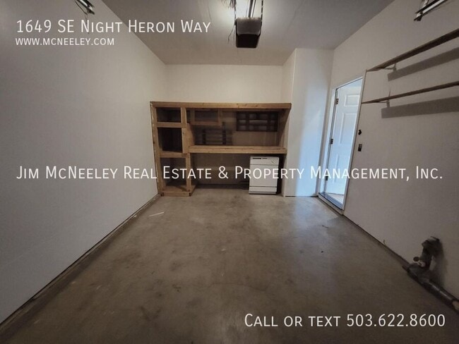 Building Photo - 1649 SE Night Heron Way