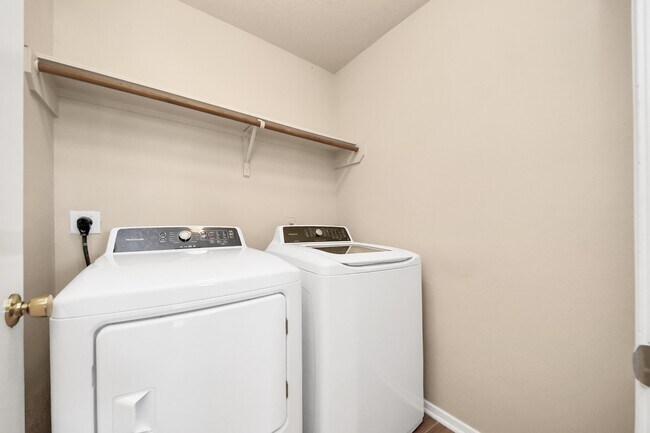 Building Photo - 19438 Juniper Vale Cir