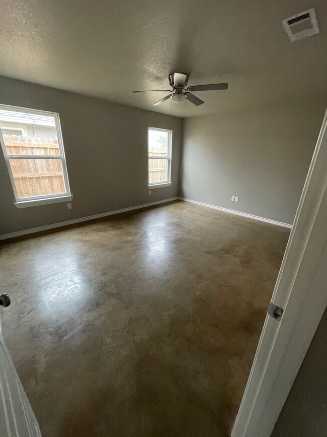 Building Photo - 118 Quail Meadows Dr