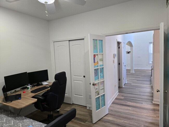 Building Photo - 329 Dovetail Dr