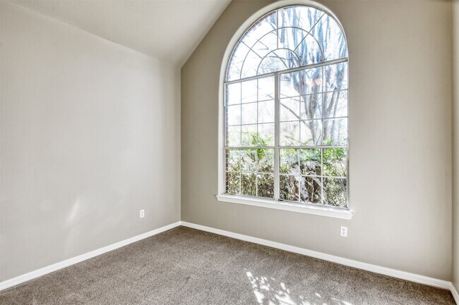 Building Photo - 7502 Wedgewood Dr