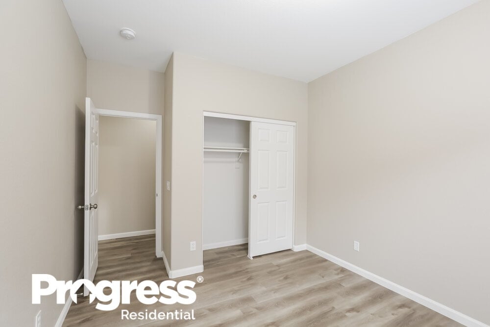 Building Photo - 514 W Mountain View Dr