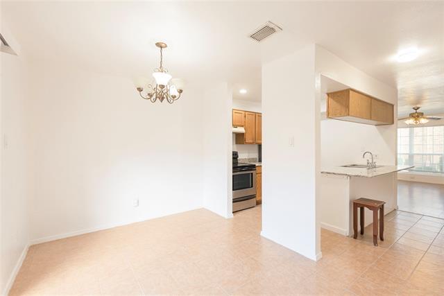 Building Photo - 2500 E Park Blvd