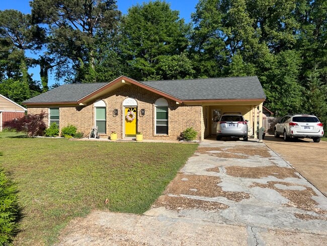 Building Photo - 1071 Greenview Rd