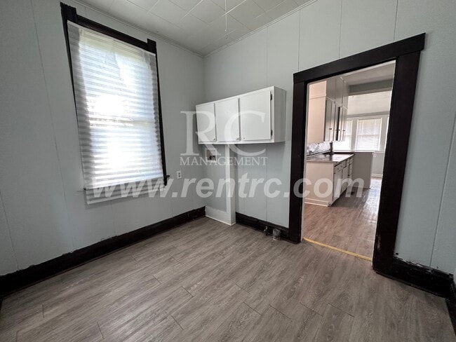 Building Photo - 1501 Walnut-