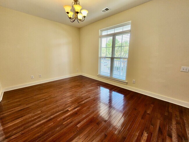 Building Photo - Luxury condo in Charleston National with g...