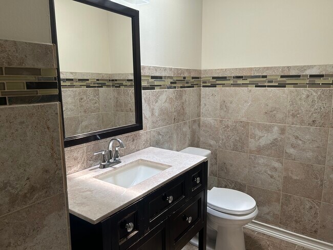 Building Photo - 4820 Midline Rd