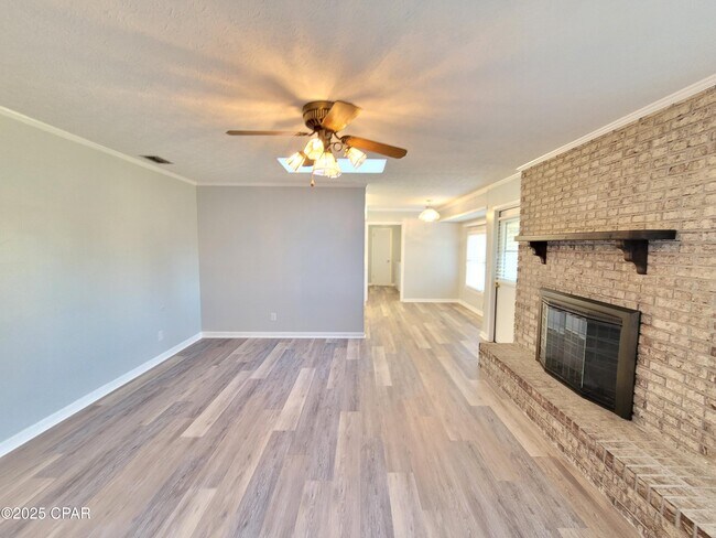 Building Photo - 2512 W 27th St