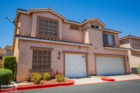 Building Photo - Beautifully Maintained 2Bdm 2Ba Two-Story ...
