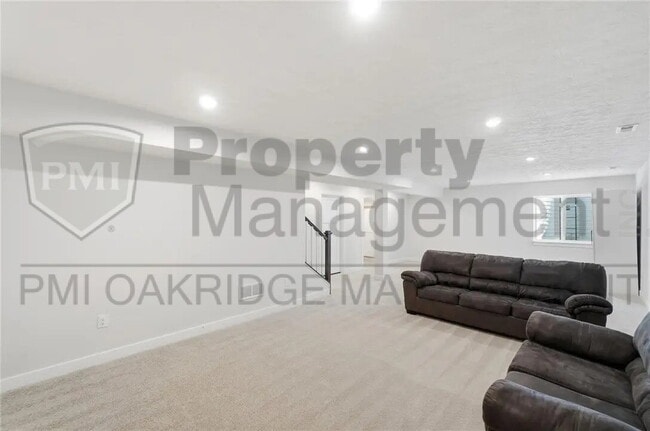 Building Photo - 414 Sydney Dr