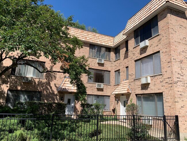 Primary Photo - 1762 W Highland Ave