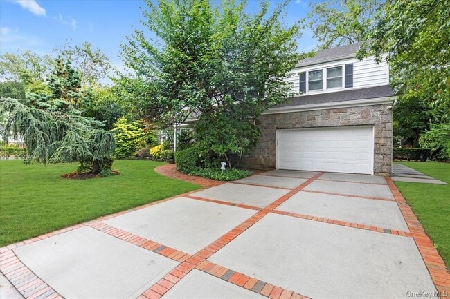 Building Photo - 709 Carlyle St