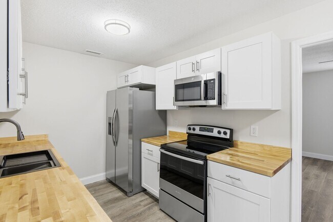 Building Photo - 6008 Champion Rd