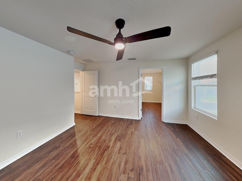 Building Photo - 12241 High Rock Way