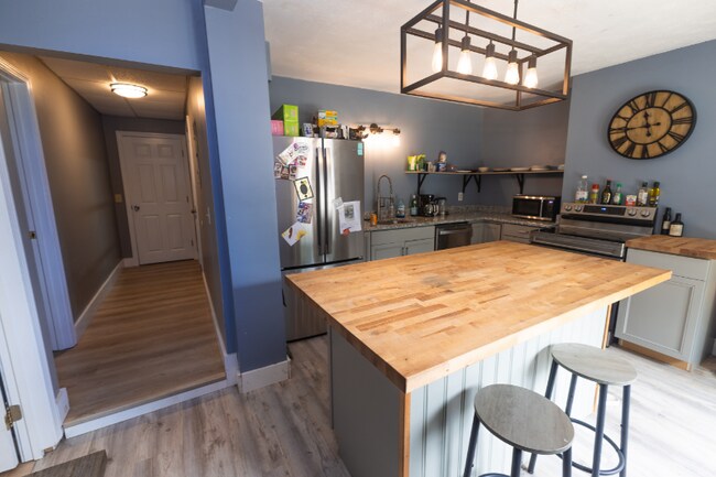 Building Photo - 108 Pool St