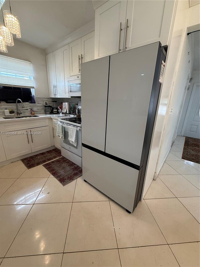 Building Photo - 7666 La Salle Blvd