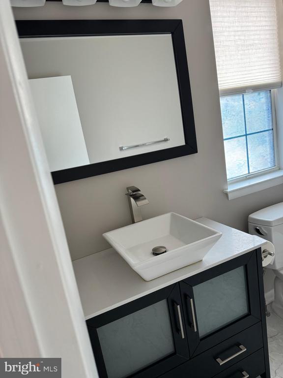 Building Photo - 44244 Mossy Brook Square