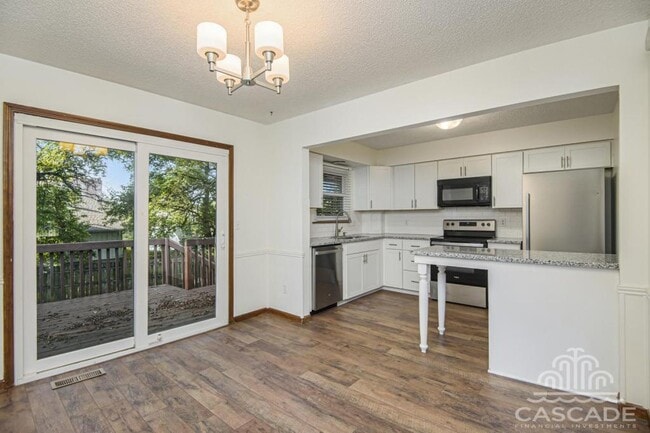 Building Photo - 14121 W 88th Pl