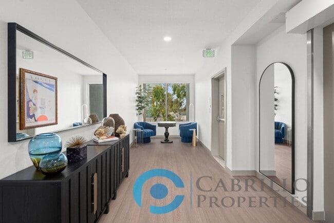 Interior Photo - Vadara West