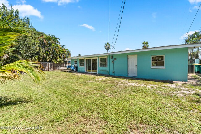 Building Photo - 116 Royal Palm Ave