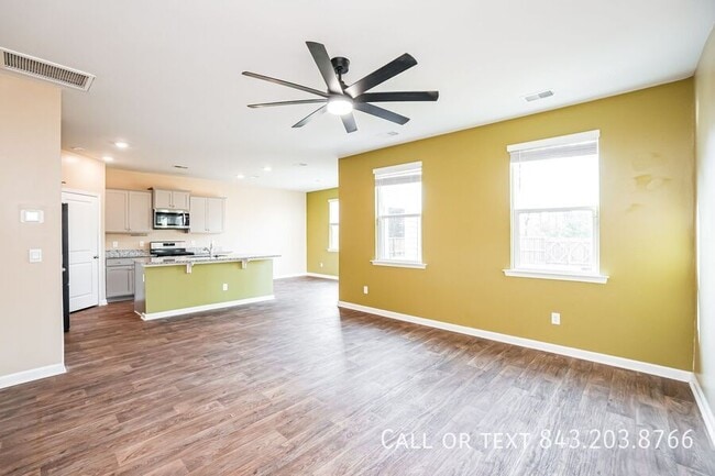 Building Photo - 472 Cedarview Rd