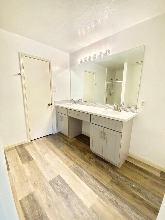 Building Photo - 4203 Breckenridge Dr