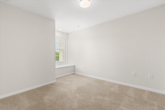 Building Photo - 2046 Prospect Ave