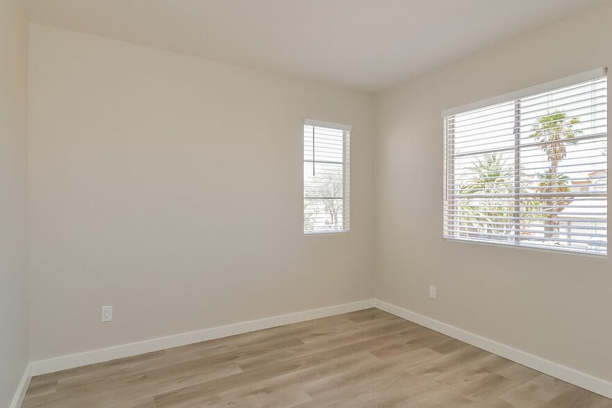Building Photo - 1725 Autumn Rust Dr
