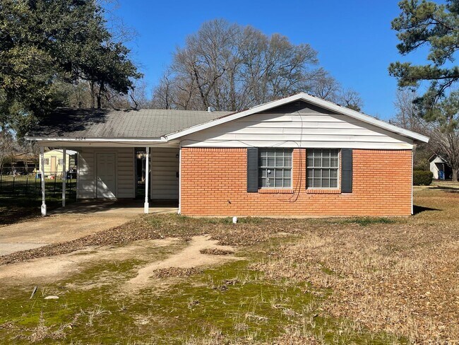 Building Photo - Southern Hills Home