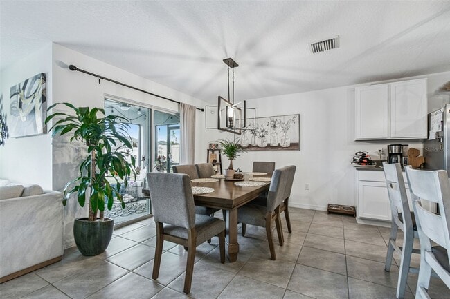 Building Photo - 3139 Silver Date Dr