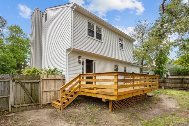 Building Photo - 913 Laredo Ct