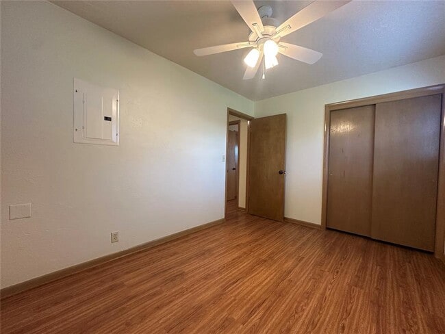 Building Photo - 2007 Delaware Ln