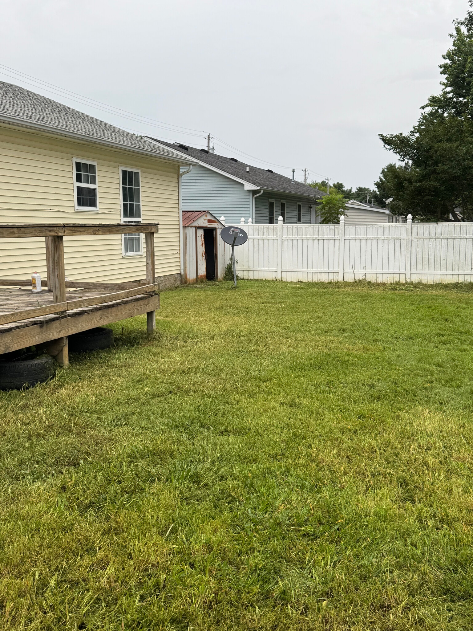 Building Photo - 1211 Redbud St