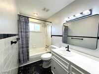 Building Photo - 424 Lee Rd