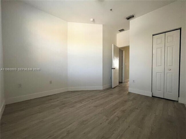 Building Photo - 1088 SW 144th Ave