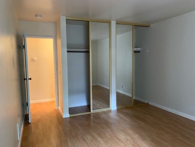 Building Photo - Great 1 Bedroom, 1 Bath second level Golden Oaks Condo in Monterey