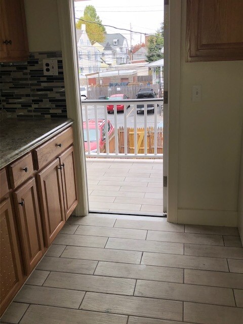 Balcony - 1307 Hamilton St