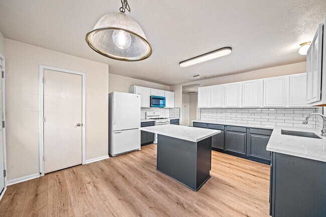 Building Photo - 21115 Hidden Bridle Ct