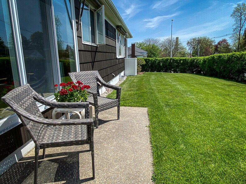 Building Photo - 40 Leonard Ave