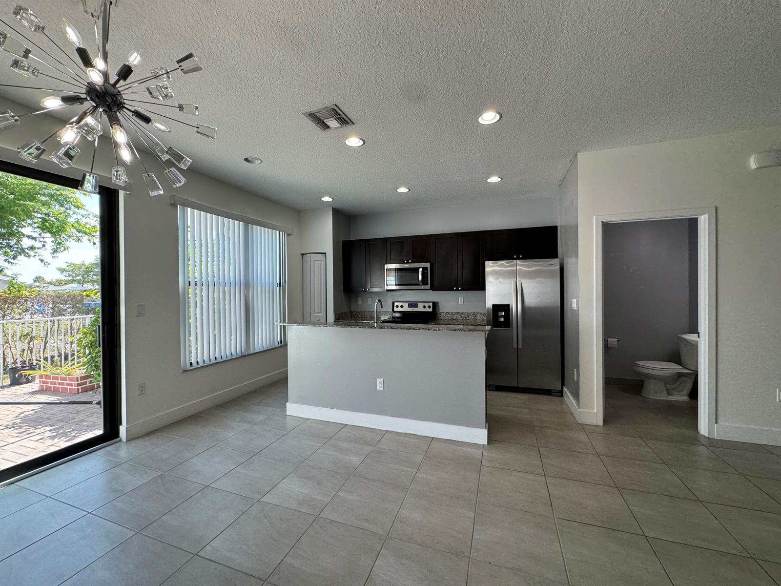 Building Photo - 2037 Oysterwood Ln