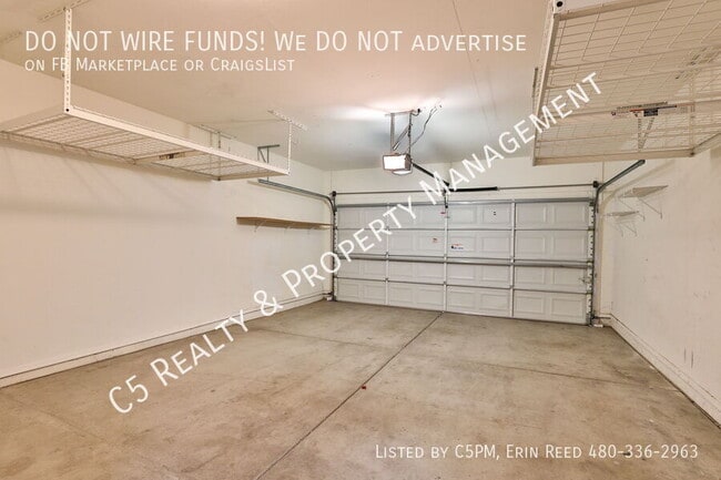 Building Photo - 3335 E Yucca St