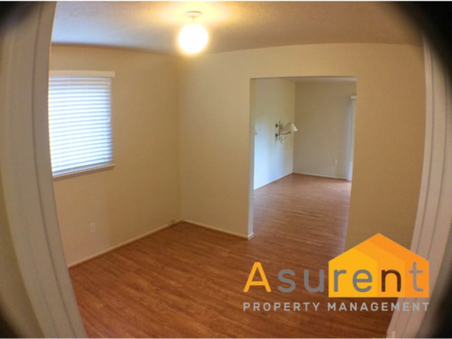 Building Photo - 3-Bedroom/2-Bathroom Home with Amazing Vie...